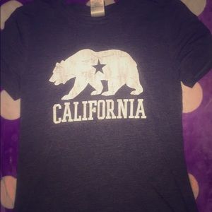 CALI BASIC TEE😍
